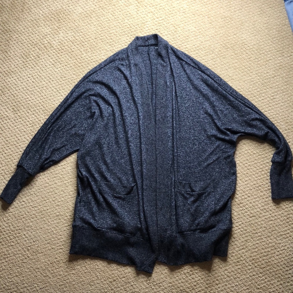Wide armed comfy sweater